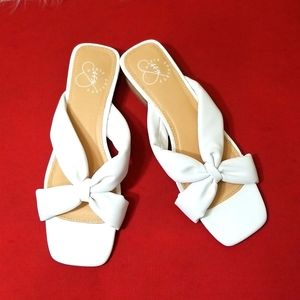 OASIS SOCIETY SANDALS